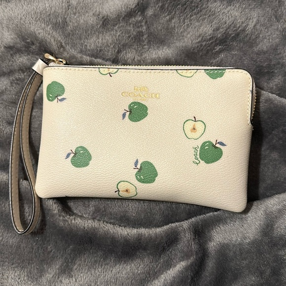 Coach coin purse small zip wallet apples new with tags - Picture 1 of 4